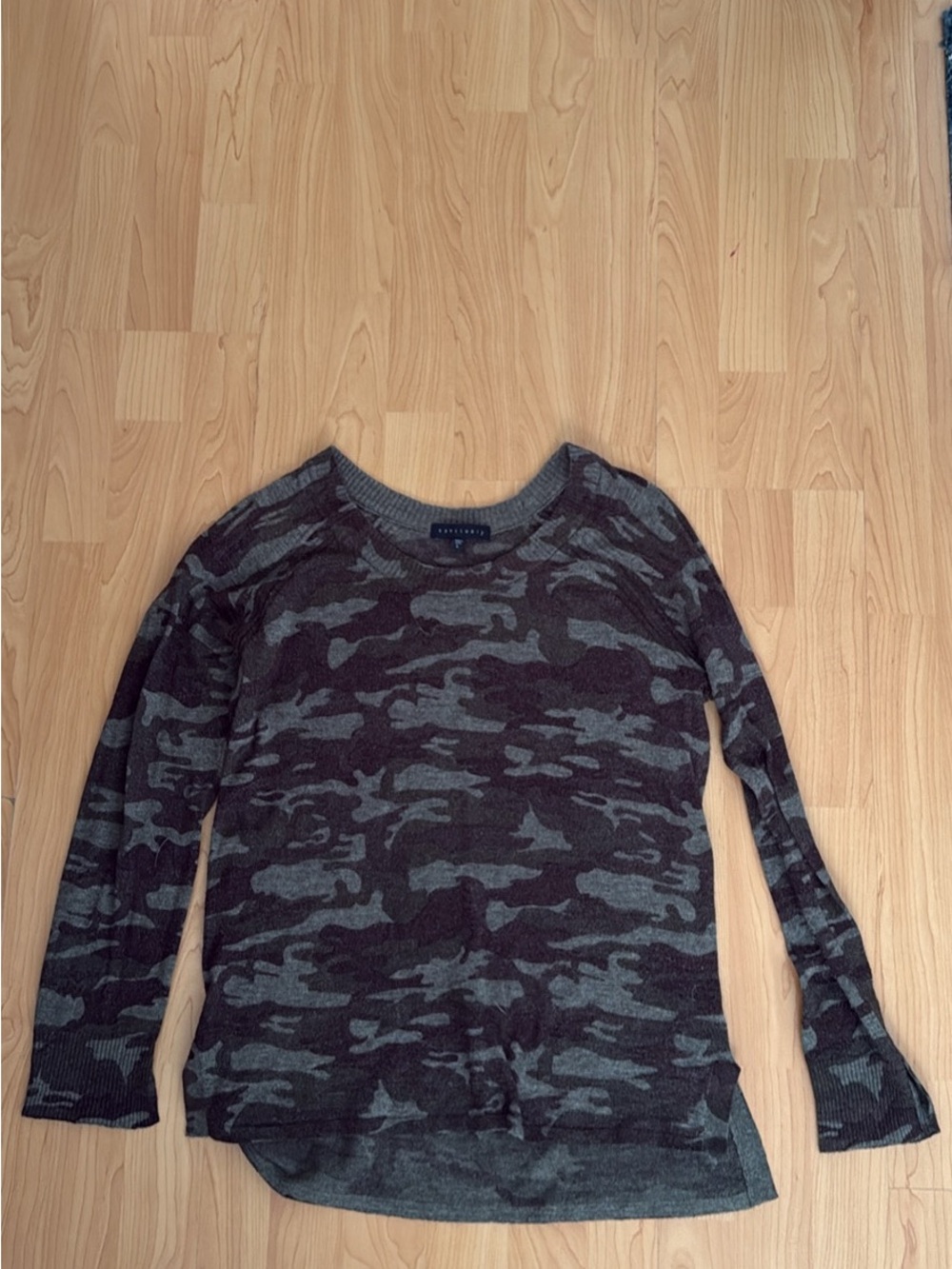 Sanctuary camo long sleeve top L